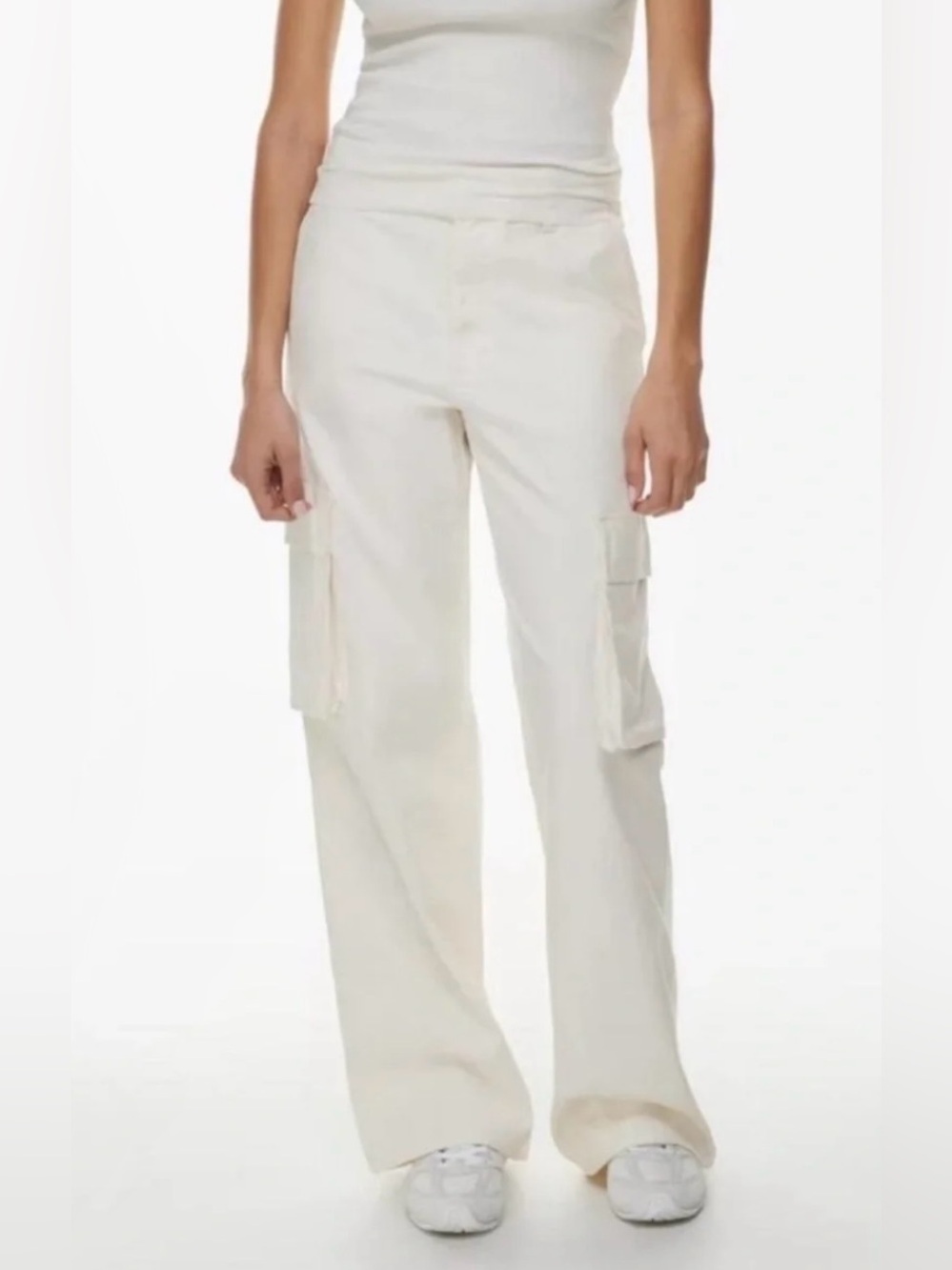 TNA Aritzia White Cargo Wide Leg Pants - Size 4